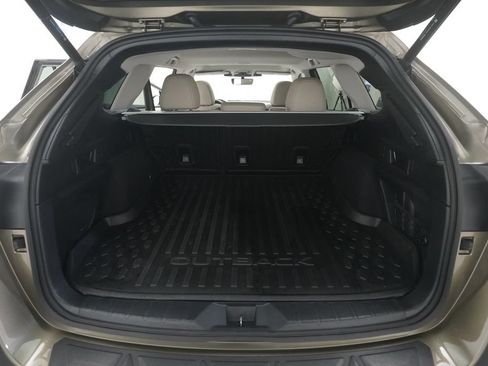 Used 2025 Subaru Outback Limited AWD/4WD image 10