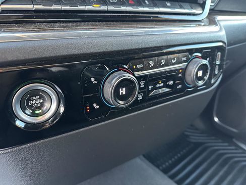 Used 2023 Chevrolet Silverado 1500 LT image 32