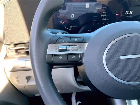 Used 2025 Hyundai Kona SEL image 24