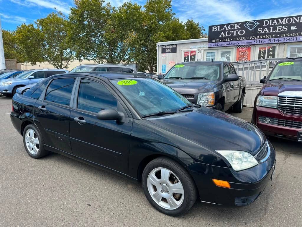 Used 2007 Ford Focus SES FWD image 3