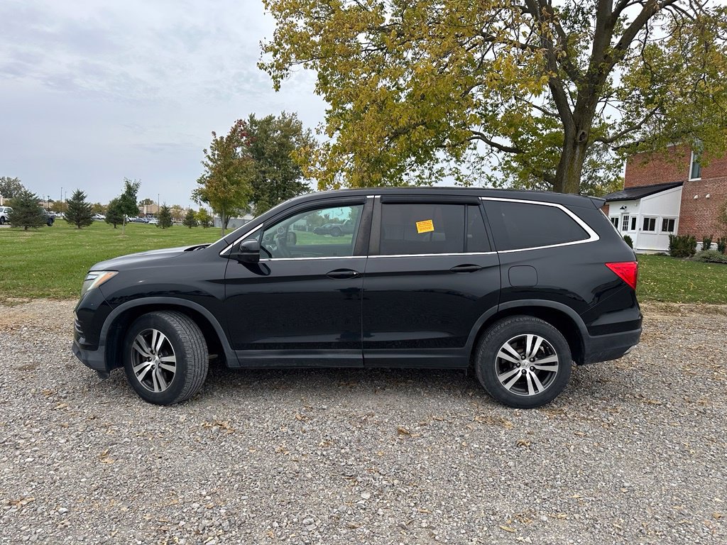 Used 2017 Honda Pilot EX image 3