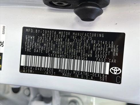 Used 2025 Toyota Corolla LE image 27