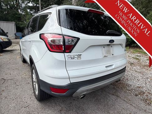 Used 2017 Ford Escape SE w/ Equipment Group 201A AWD/4WD image 6