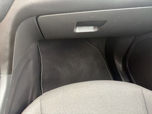 Used 2020 Chevrolet Equinox LT image 36