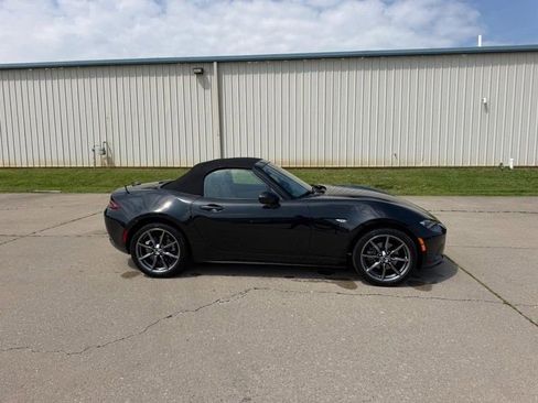 Used 2016 MAZDA MX-5 Miata Grand Touring image 2