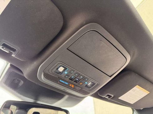 Used 2022 Ford Explorer ST-Line AWD/4WD image 31