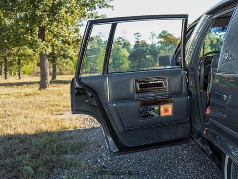 Used 1988 Cadillac Brougham image 26