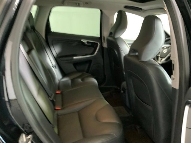 Used 2015 Volvo XC60 T6 Platinum w/ Protection Package AWD/4WD image 32