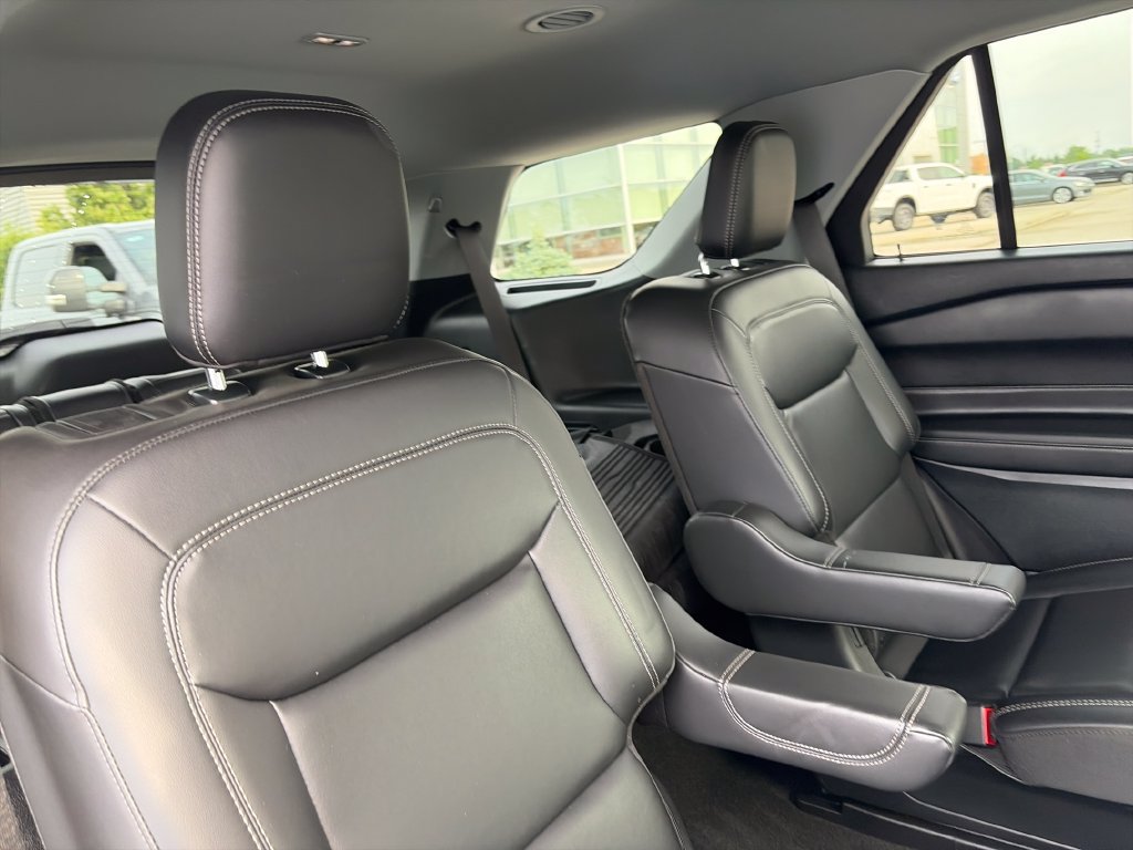 Used 2024 Ford Explorer XLT w/ Equipment Group 202A AWD/4WD image 35