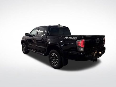Used 2022 Toyota Tacoma TRD Sport image 9