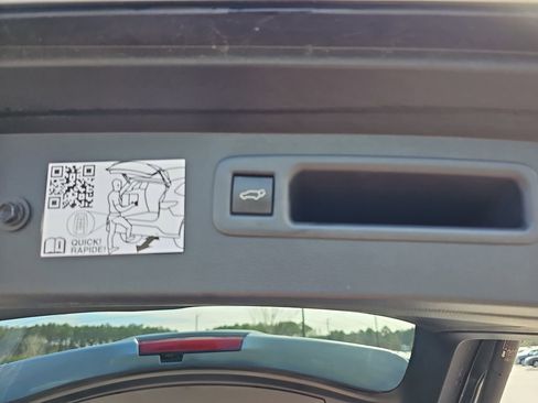 Used 2024 Toyota Highlander Platinum image 18