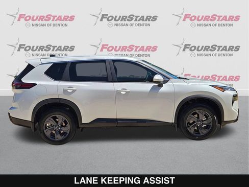 New 2026 Nissan Rogue SV FWD image 3