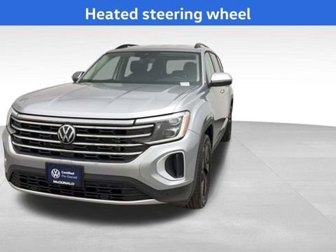 Certified 2025 Volkswagen Atlas SE image 9