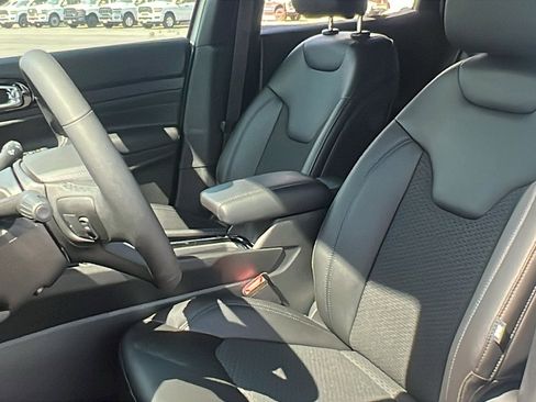 New 2025 Jeep Compass Latitude w/ Altitude Special Edition image 16