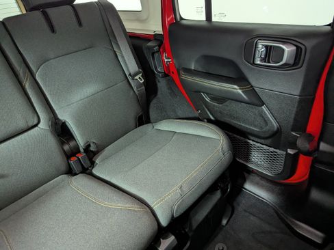 Used 2025 Jeep Wrangler Sahara w/ Safety Group image 14