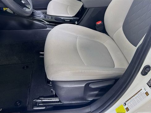 Certified 2021 Toyota Corolla LE image 18