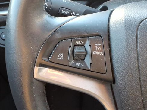 Used 2021 Chevrolet Trax LT w/ Sport Edition FWD image 12