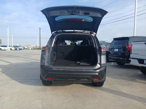 Used 2023 Nissan Rogue SV FWD image 11