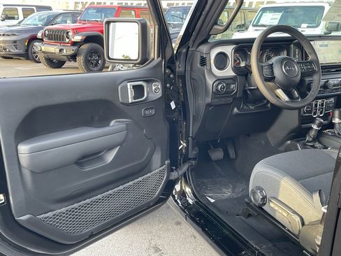 New 2026 Jeep Gladiator Sport image 13