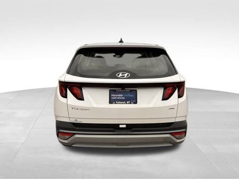 Used 2025 Hyundai Tucson SE image 6