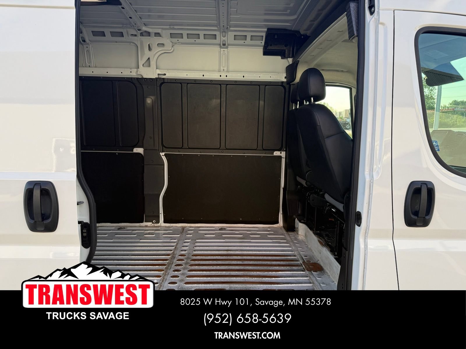 Used 2025 RAM ProMaster 3500 w/ Convenience Group FWD image 10