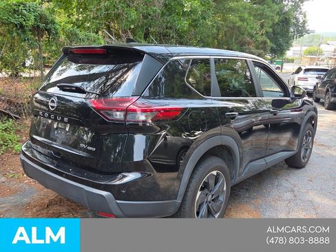 Used 2024 Nissan Rogue SV AWD/4WD image 6