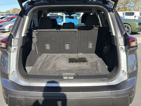 Used 2024 Nissan Rogue SV image 25