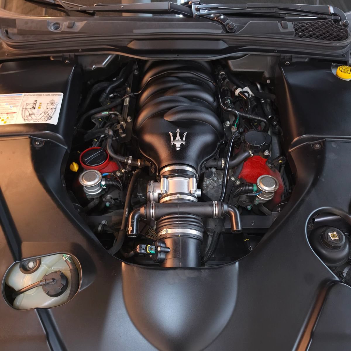 Used 2015 Maserati GranTurismo Sport RWD image 13
