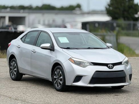 Used 2014 Toyota Corolla L FWD image 1