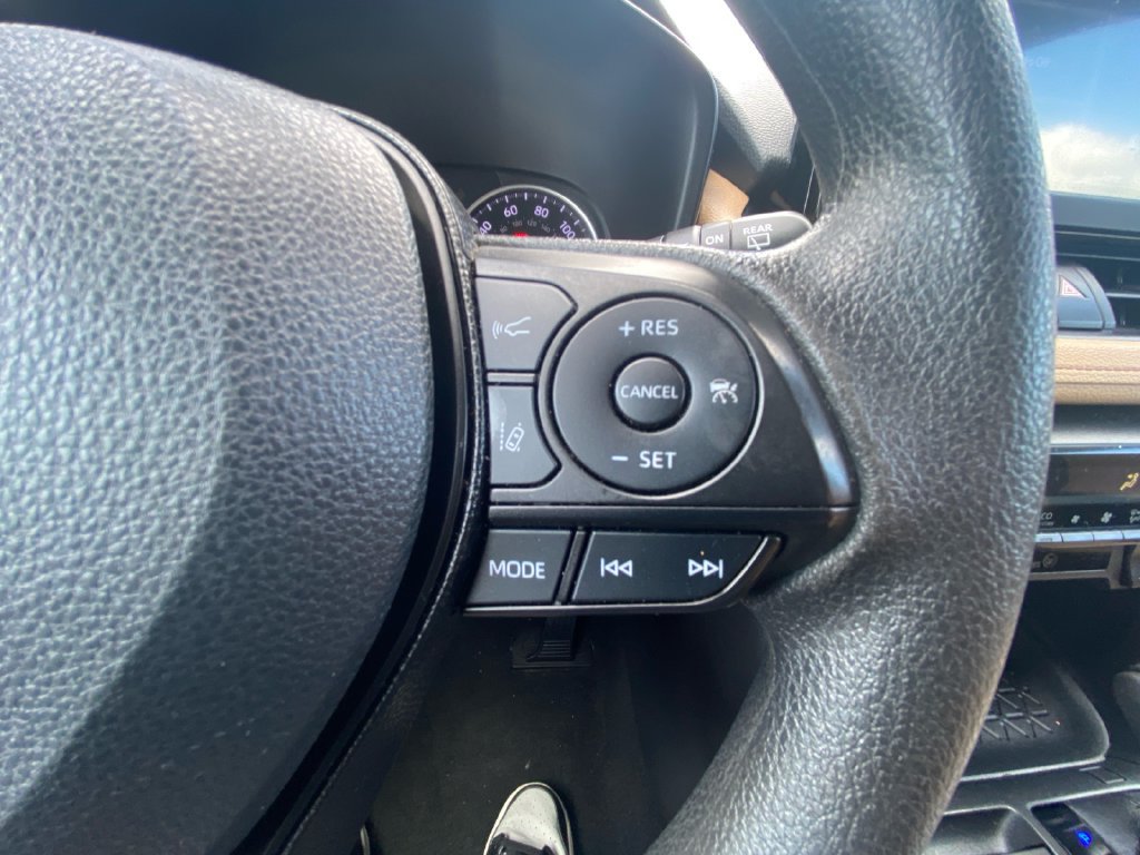 Used 2020 Toyota RAV4 XLE w/ Convenience Package AWD/4WD image 19