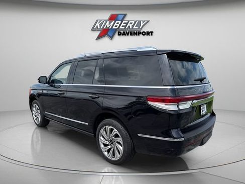 Used 2024 Lincoln Navigator Reserve AWD/4WD image 3