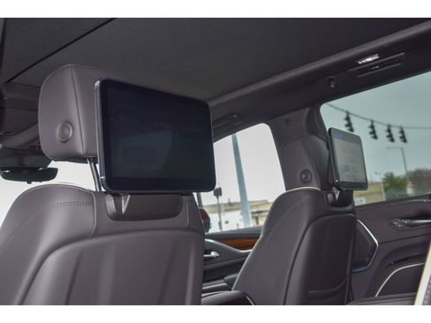 Certified 2024 Cadillac Escalade Premium Luxury image 12