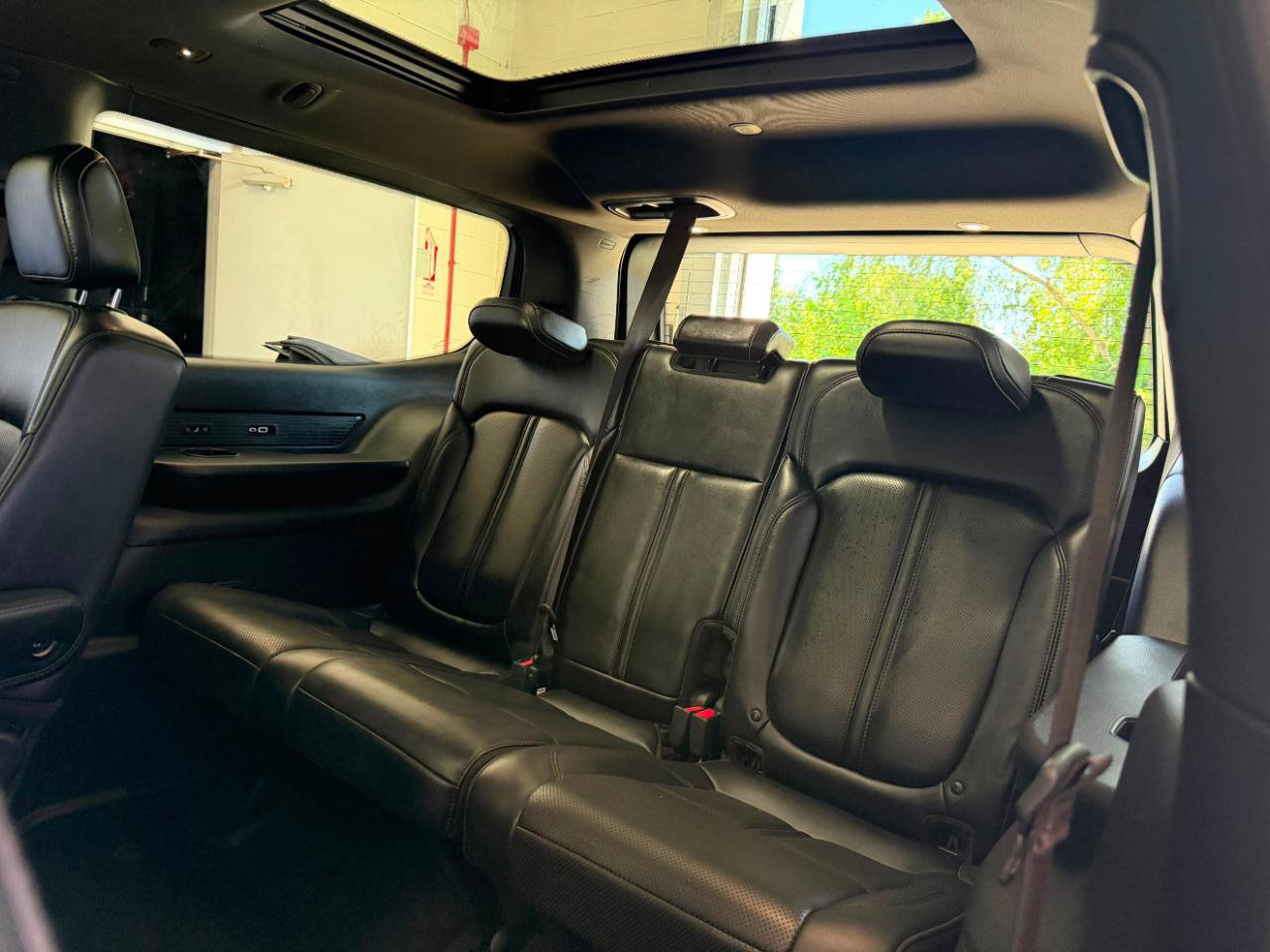 Used 2022 Jeep Wagoneer Series III w/ Premium Group I AWD/4WD image 16