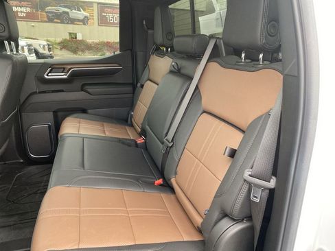 Used 2025 Chevrolet Silverado 1500 High Country image 25