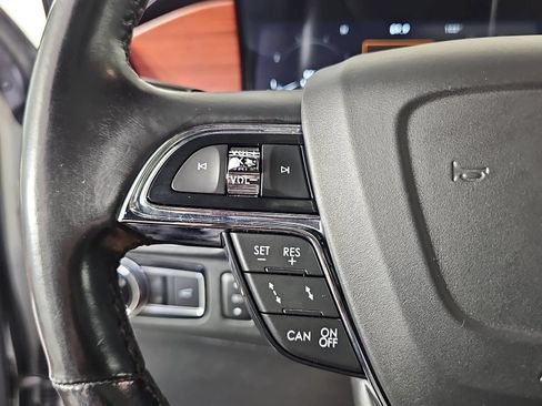 Used 2021 Lincoln Navigator Reserve w/ Luxury Package RWD image 17