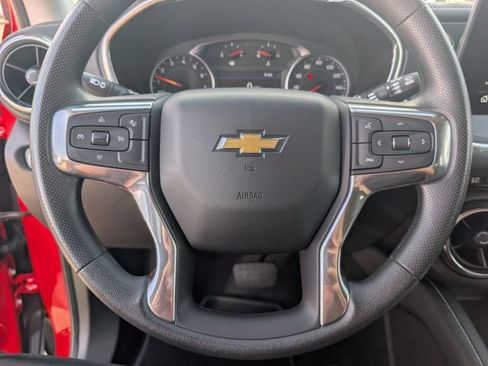 Used 2025 Chevrolet Blazer LT FWD image 12