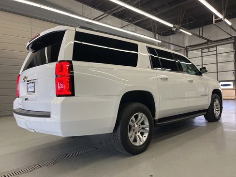 Used 2019 Chevrolet Suburban LT image 7