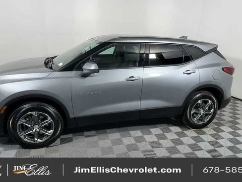 Certified 2025 Chevrolet Blazer LT image 4