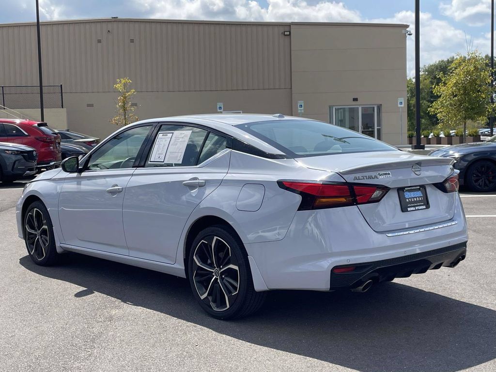 Used 2023 Nissan Altima 2.5 SR w/ SR Premium Package AWD/4WD image 5