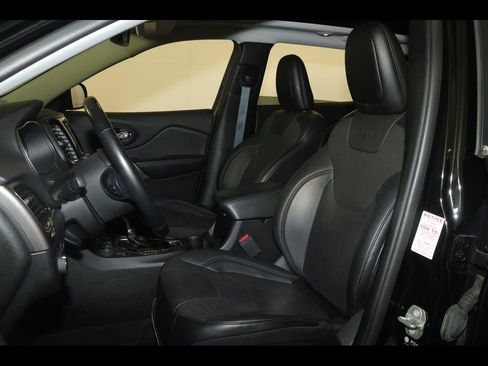 Used 2021 Jeep Cherokee Limited image 24