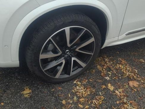 Used 2024 Volvo XC90 B6 Ultimate w/ Protection Package Premier image 9