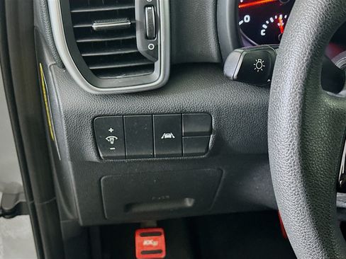 Used 2021 Kia Sportage LX FWD image 16