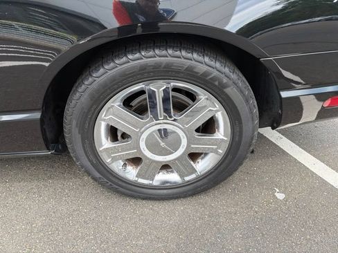Used 2005 Ford Thunderbird RWD image 11