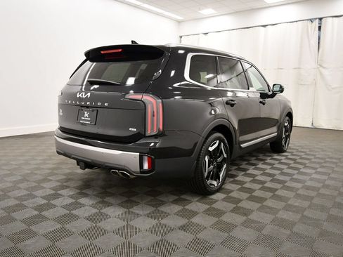 Certified 2025 Kia Telluride EX w/ EX Captain's Chair Package AWD/4WD image 8