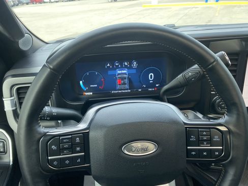 Used 2024 Ford F250 Platinum image 16