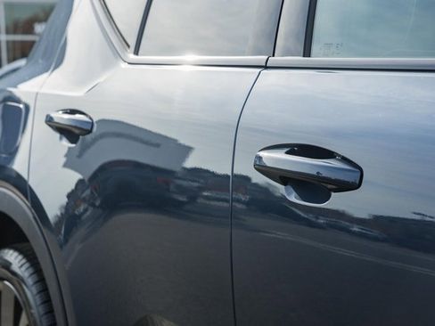 New 2026 Volvo XC40 B5 Ultra w/ Protection Package Premier image 16