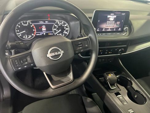 Used 2025 Nissan Rogue S FWD image 2