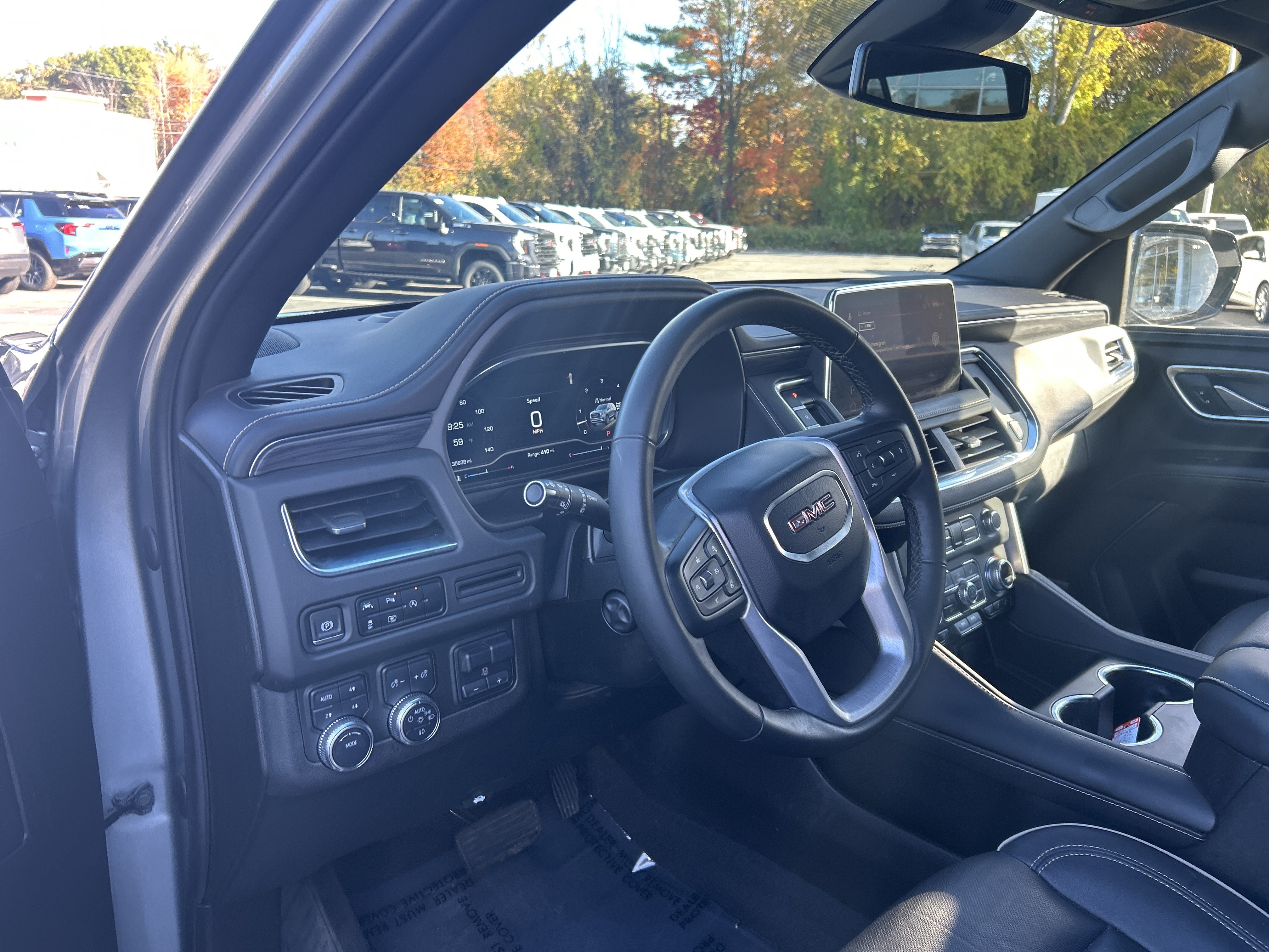 Used 2023 GMC Yukon XL SLT w/ SLT Luxury Package AWD/4WD image 19