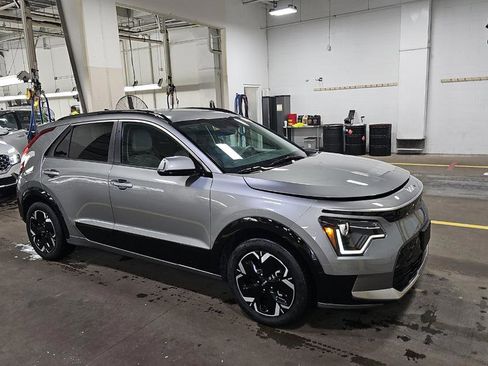 Certified 2023 Kia Niro Wind w/ Wind Preserve Package image 1