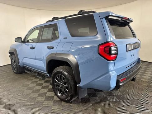 Used 2025 Toyota 4Runner SR5 AWD/4WD image 6